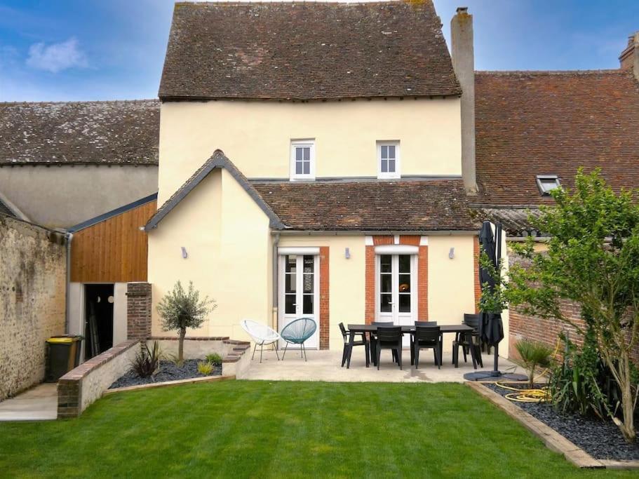 Gite L'Echappee Belle Brezolles Bagian luar foto